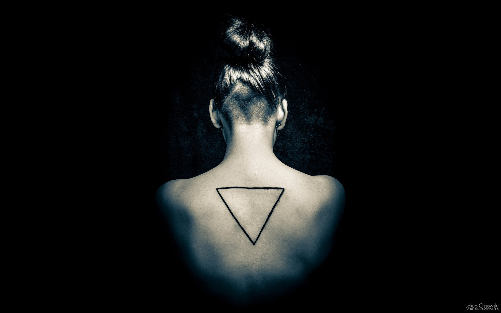 Hình xăm tam giác có ý nghĩa gì